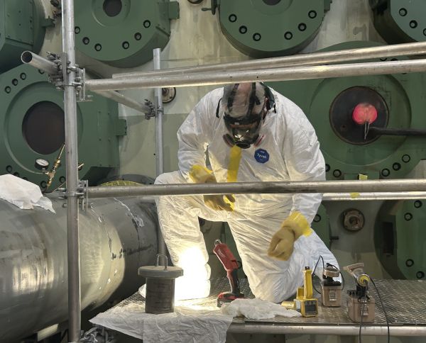 decommissioning technician
